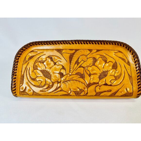 Vintage Hand Tooled 1950s/1960s Floral Leather Clutch Wallet Accessories - Picture 2 of 10